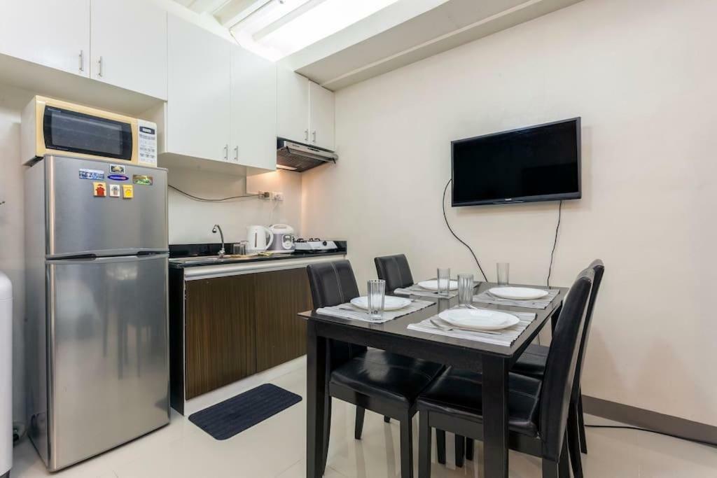 Jen'S Paranaque City Apartment Манила Экстерьер фото